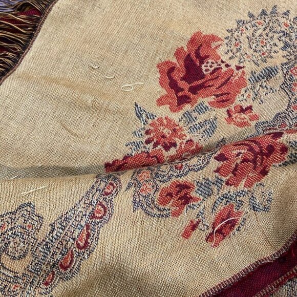 Oversized Floral Scarf Textured Size 68x26 - Picture 10 of 15